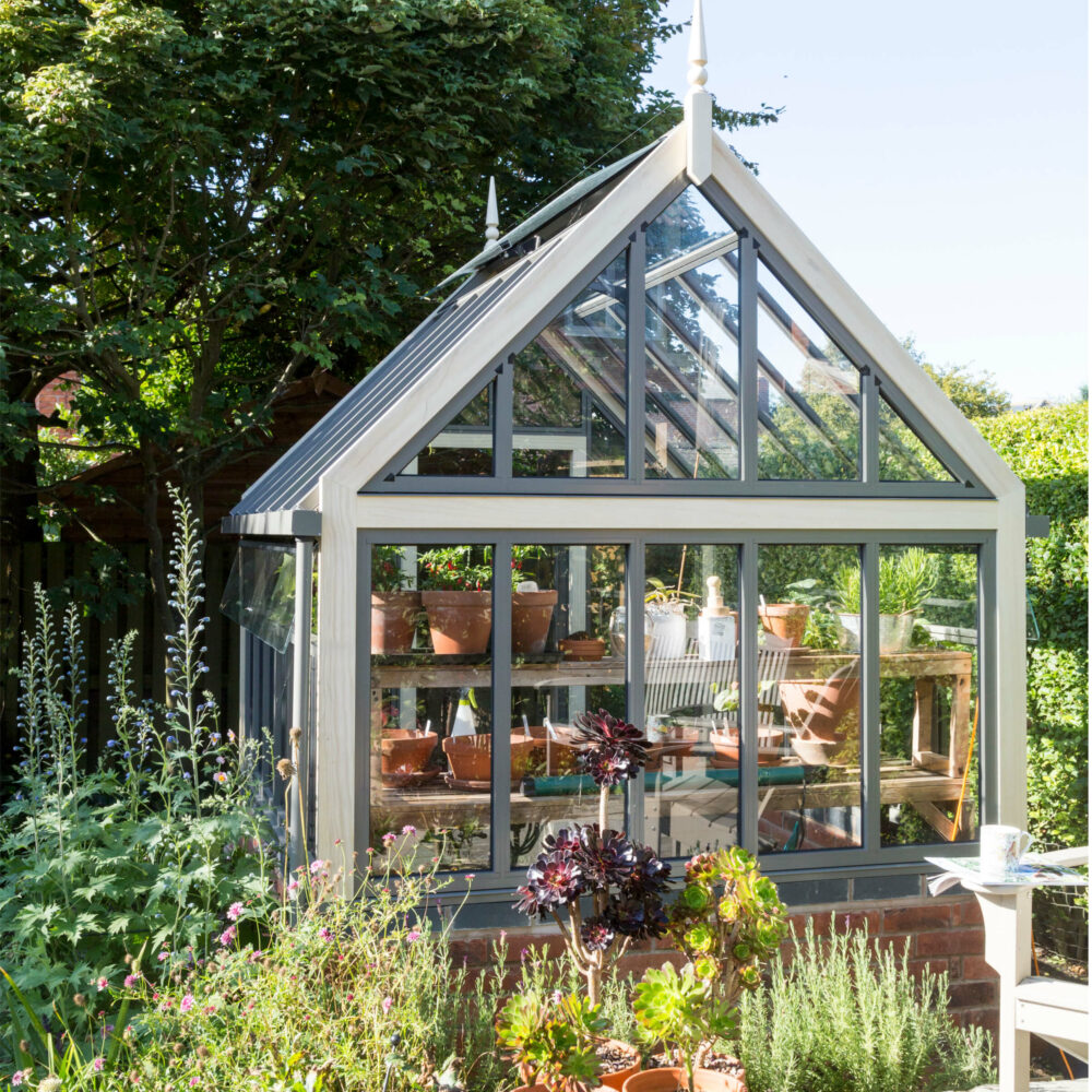 A Brick Base Greenhouse - Cultivar